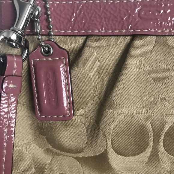 Coach Khaki/Pink Canvas Leather Signature C Corner Zip Pleated Wristlet - Picture 4 of 16